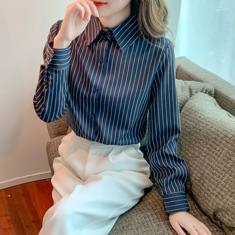 Рисунок 2 - Модная женская рубашка с воротником-поло