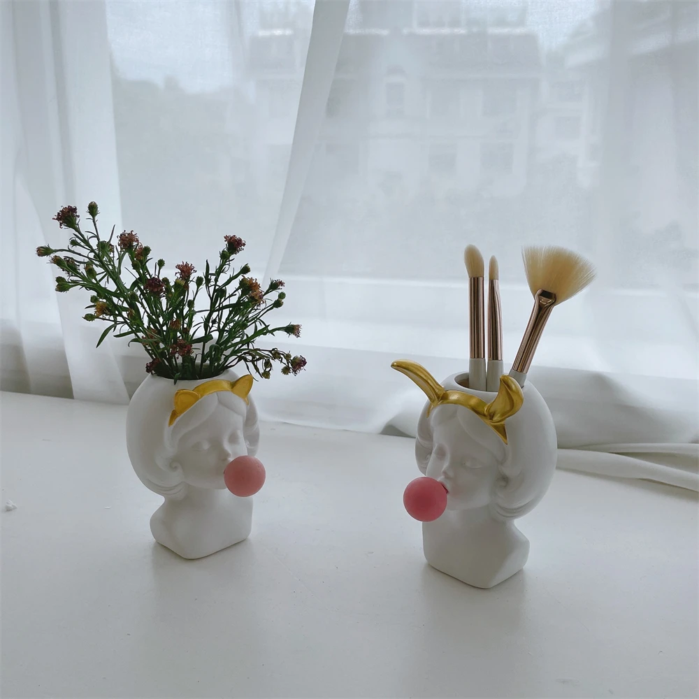 

2 Optional Ins Cute Bubble Girl Pen Holder Girl Heart Rabbit Vase Makeup Brush Storage Bucket Simple Desktop Pen Holder