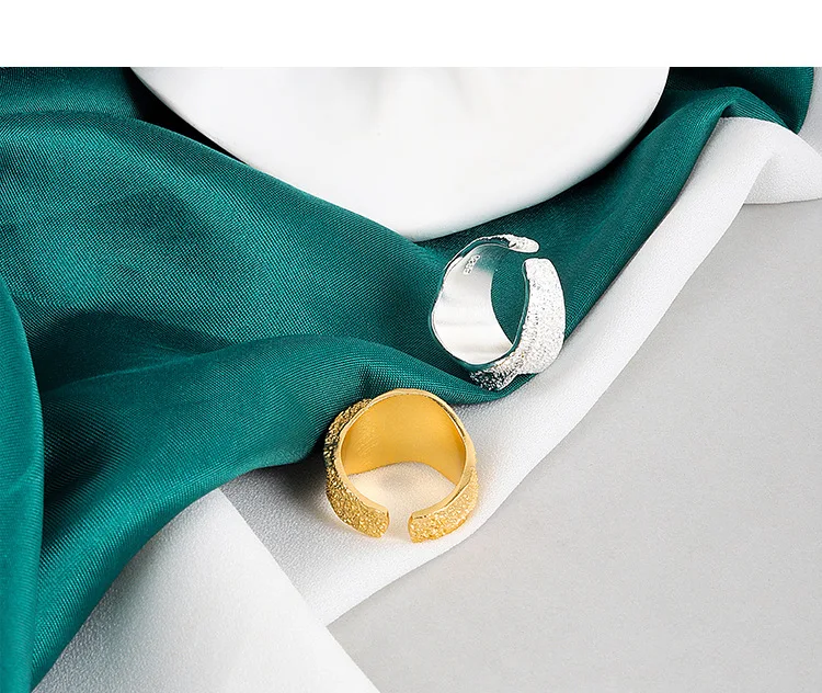 

Оловянная фольга Золотые Широкие кольца для женщин Серебряный цвет неправильной поверхности модные ювелирные изделия винтажные фотоподар...