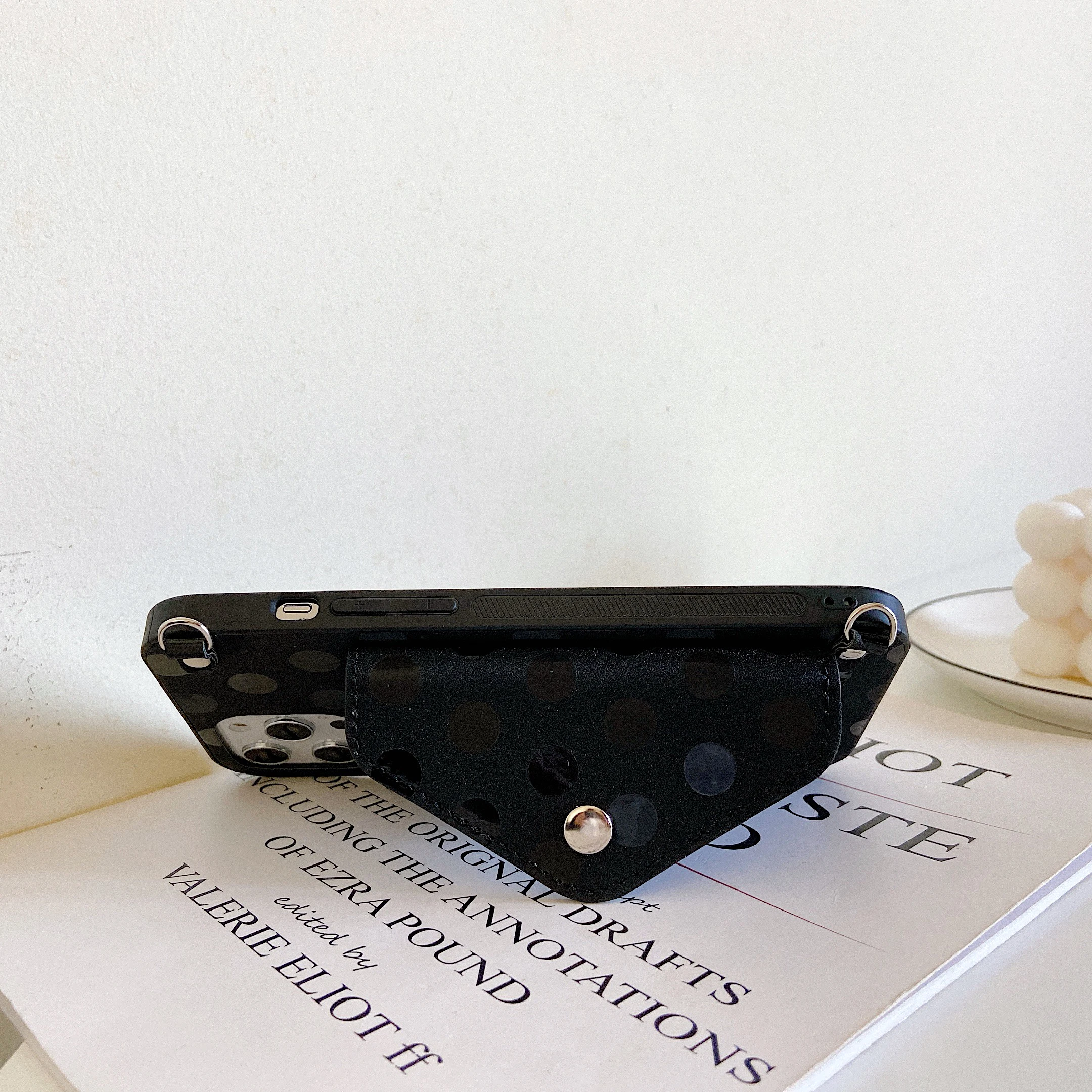 Leather Phone Case For iPhone 14 13 12 11 Pro Max XS Max XR X SE2022 8/7/6/6S Plus Card Slot Cover Coque lanyard phone case