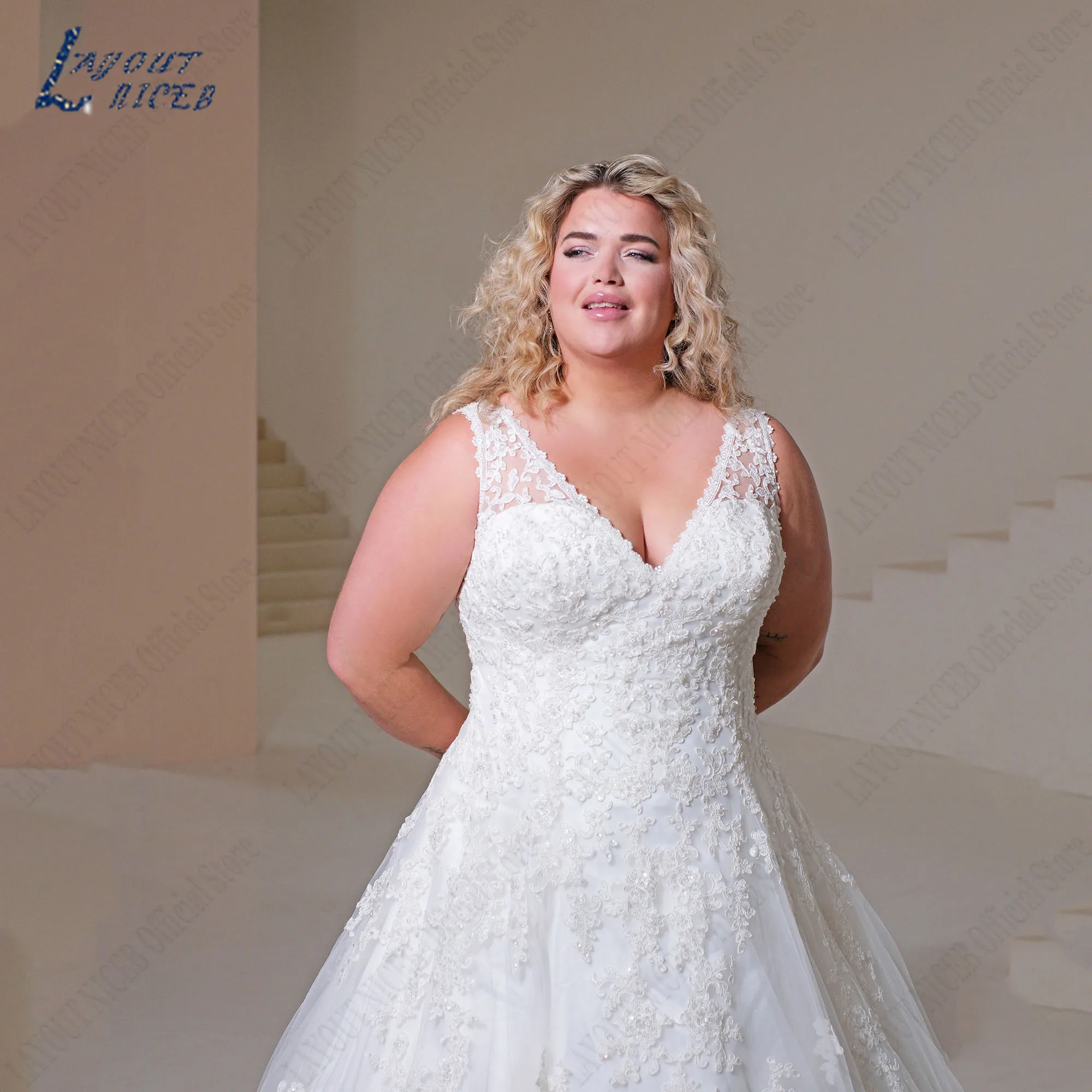 Женское свадебное платье без рукавов с блестками и V-образным вырезомLAYOUT NICEB