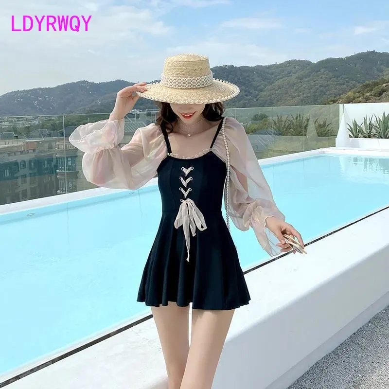 

2022 new swimsuit women's split flat angle conservative thin cover belly hot spring students Korean version swimsuit bikini
