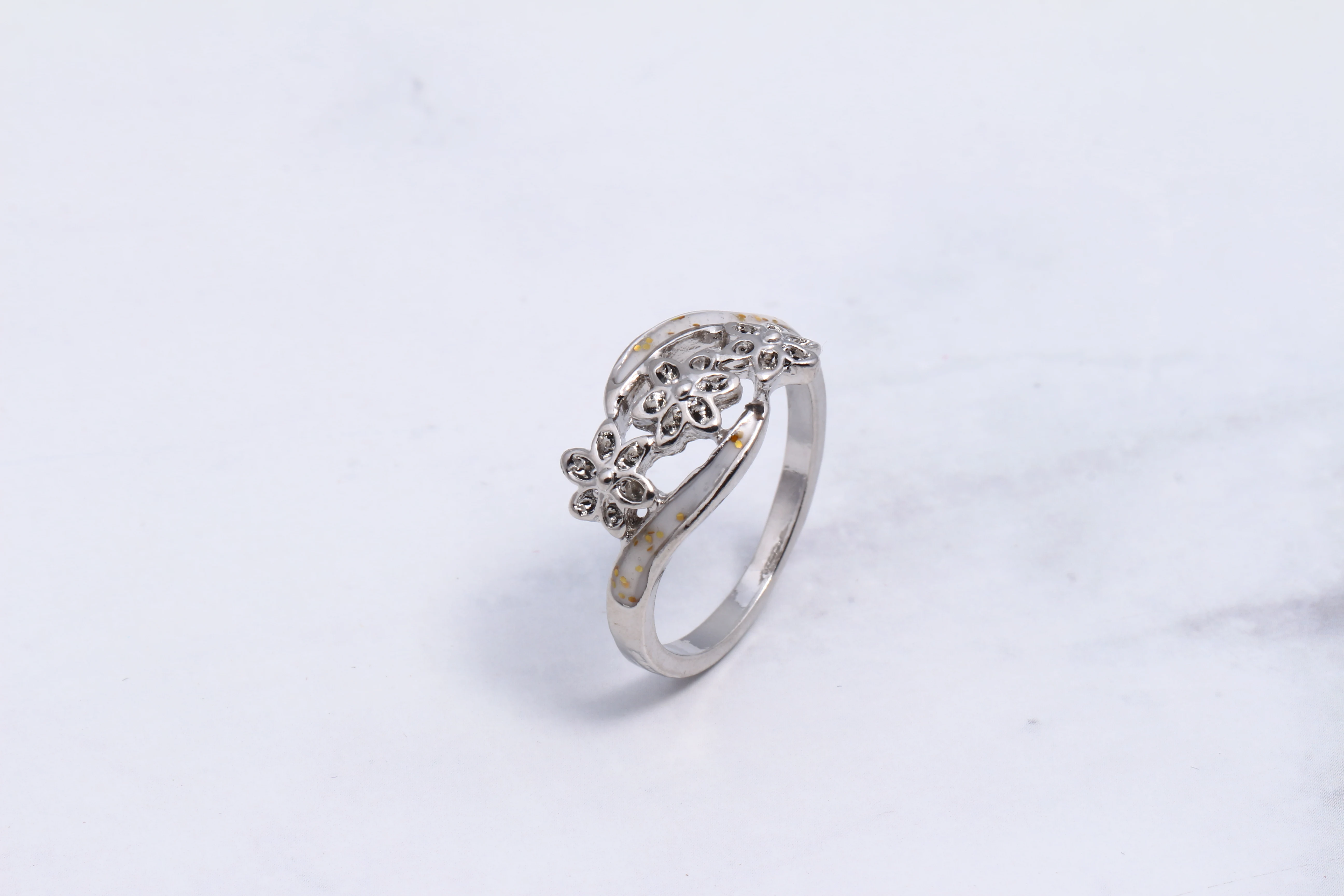 

Rings For Women Fashion White Pink Blue Fire Opal Ring Vintage European Style Gift Stackable Engagement Wedding Jewelry