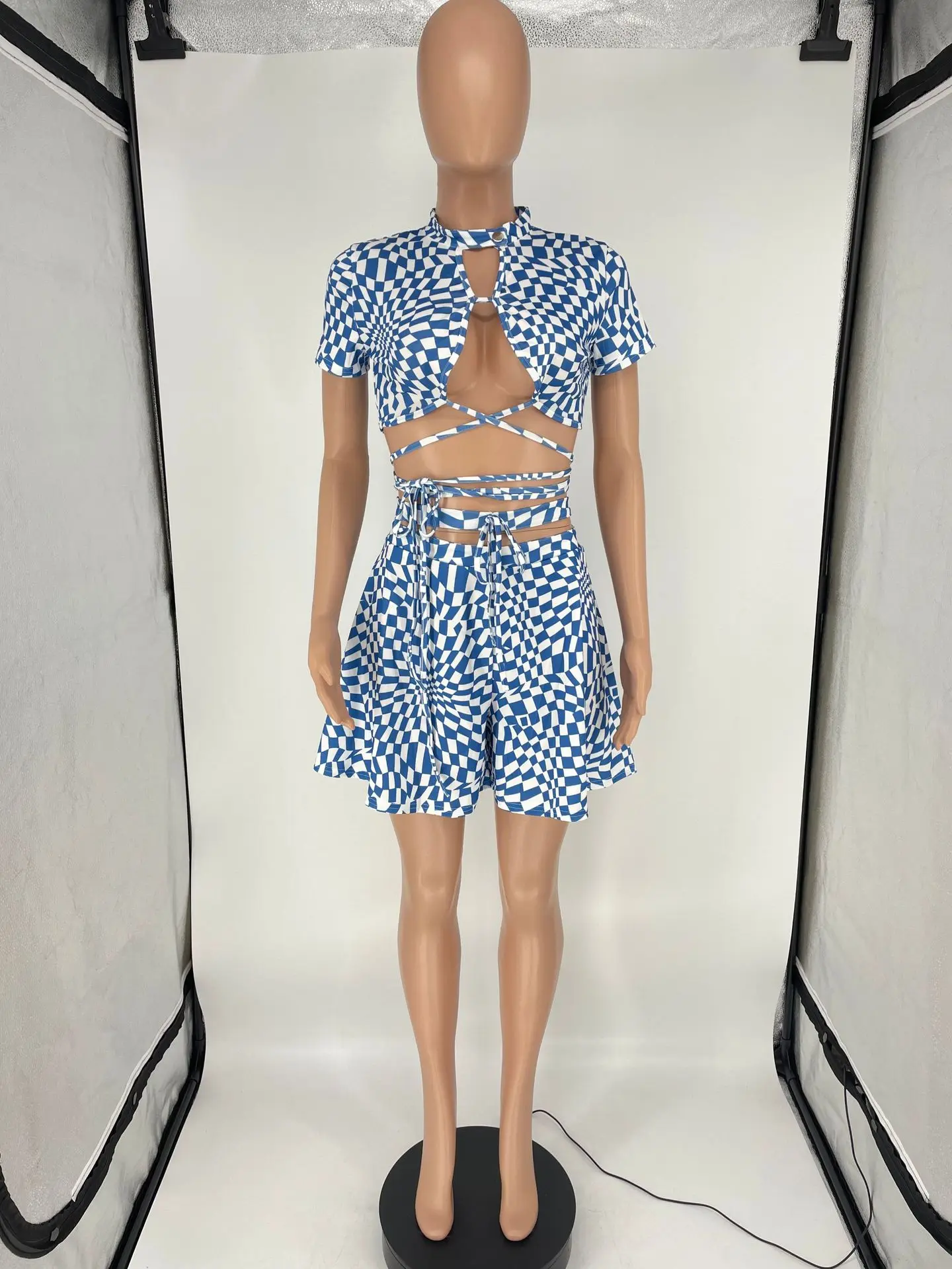Женский элегантный клетчатый комплект CM.YAYA короткий топ на шнуровке и