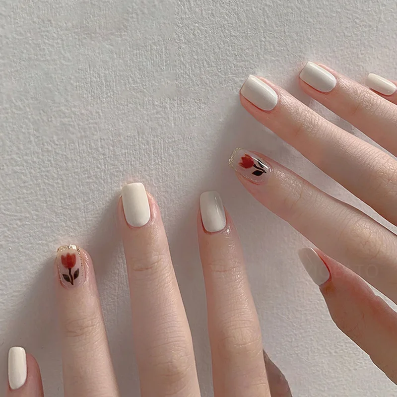 

Short Round Milky White Rose False Nail Patch Boxed, Reusable Nail Enhancement Finished Product Wearing Nail Patch