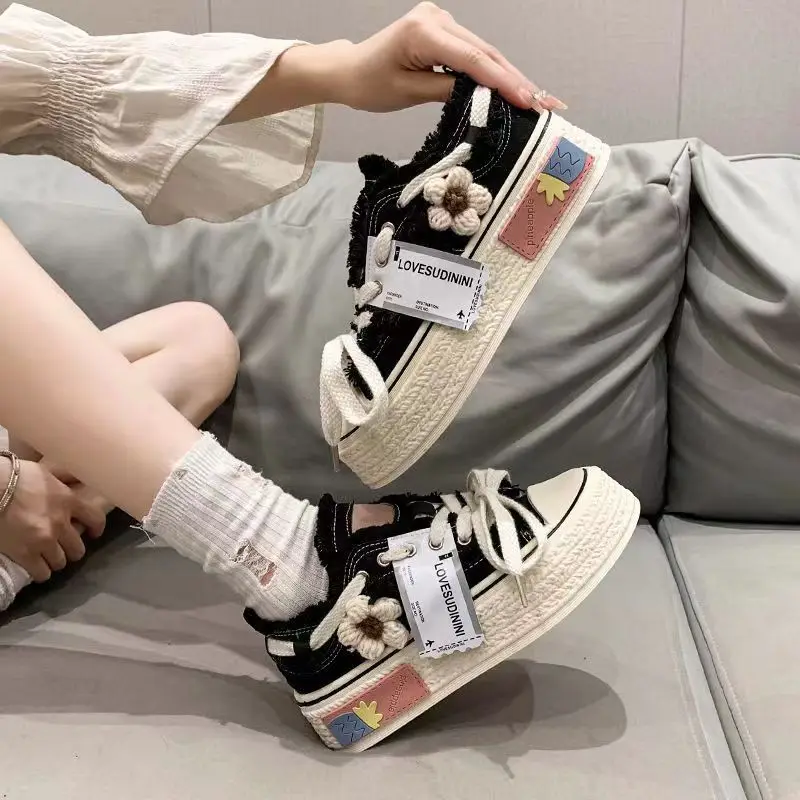 Fashion Platform Chunky Sneaker Women's Elevator Shoes Girls Frayed Lace Up Trainer Woman High Heel Flatform Distressed Sneakers