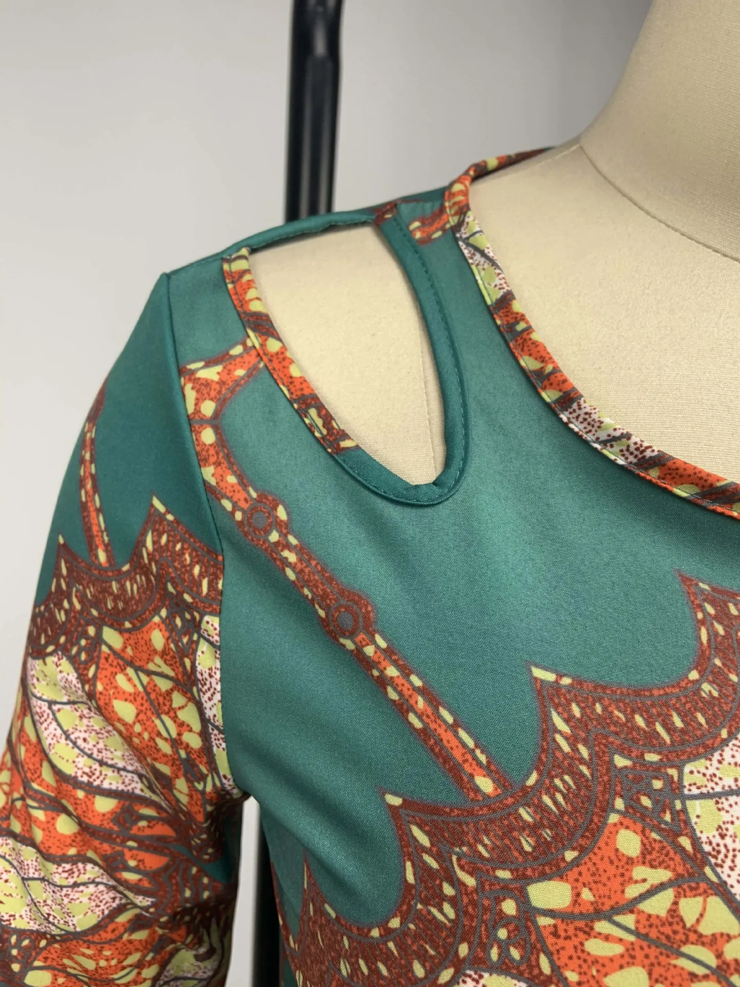 Женское облегающее платье с этническим принтом вечернее в африканском стиле