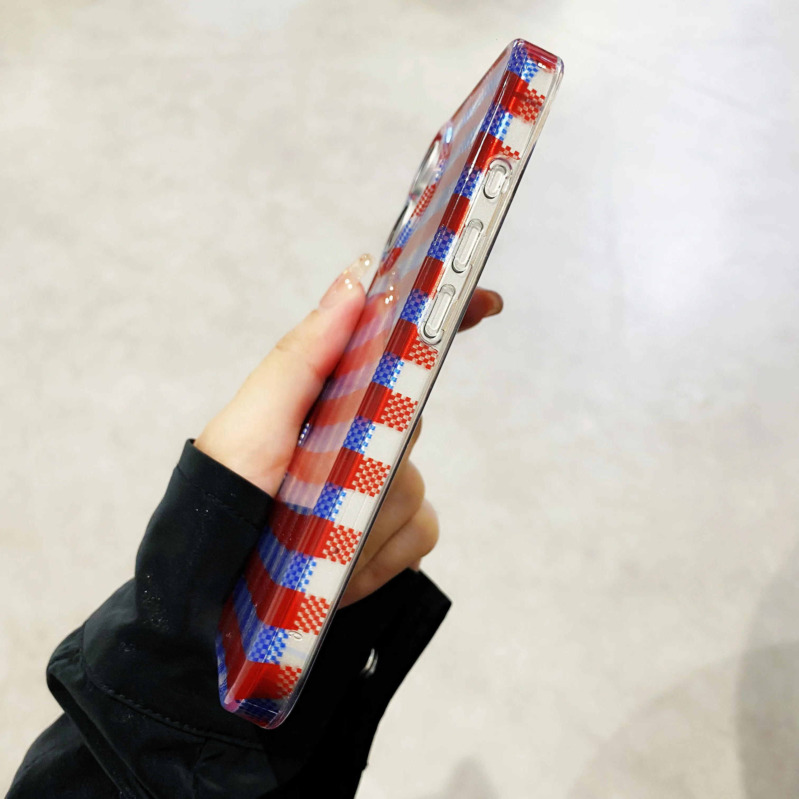 Чехол для телефона с градиентной волнистой текстурой три цвета шашки сердце