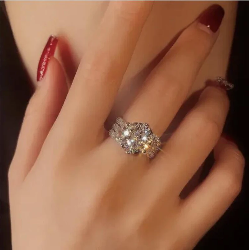 

Delicate Women's Fashion Charm Crystal Cubic Zircon Twisted Diamond Ring Princess Anniversary Engagement Bridal Wedding Jewelry