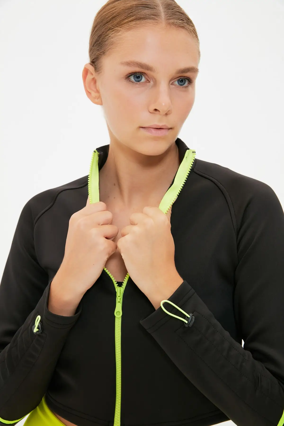 Укороченный трикотажный Свитшот TWOAW22SW1369