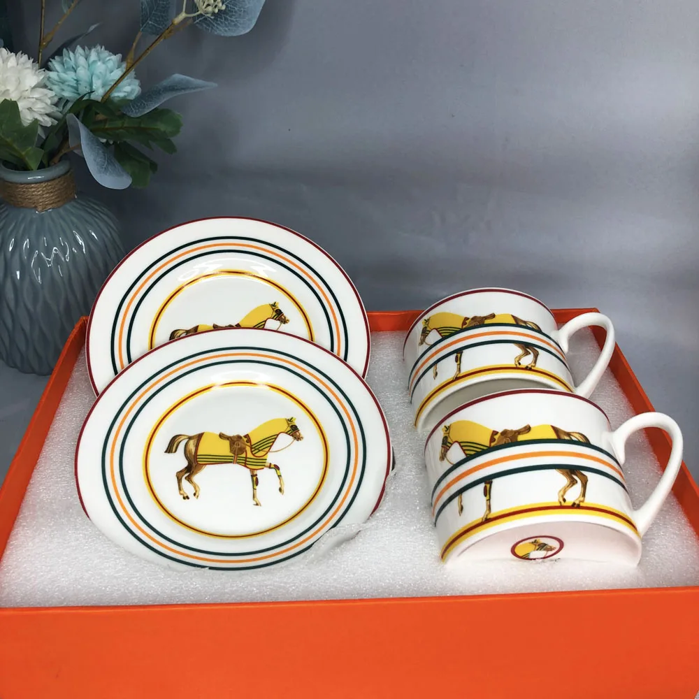 

Simple Ceramic Coffee Cup And Saucer Set European Fashion Trend Office Afternoon Tea Light Luxury Couple Business Gifts