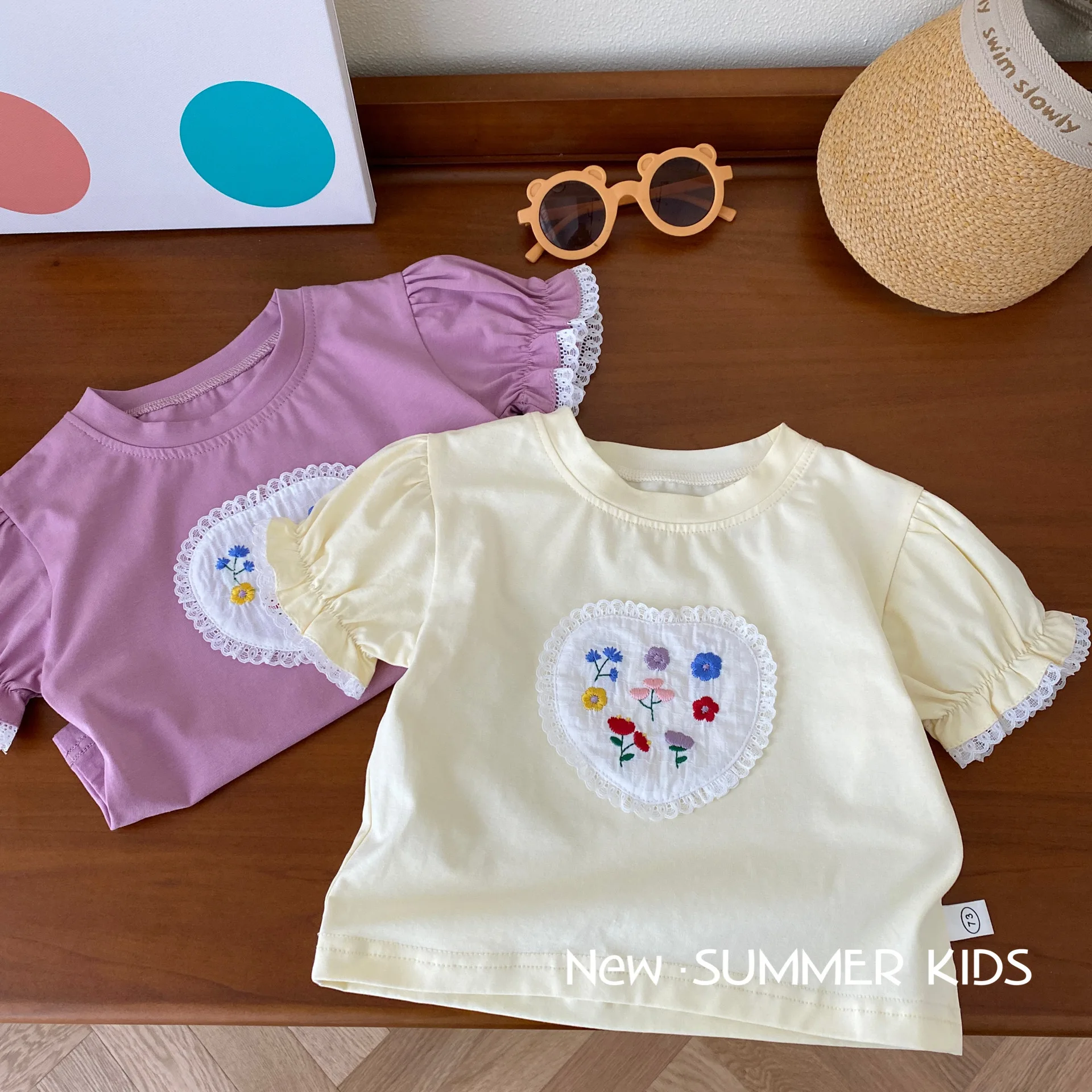 

Повседневная футболка для девочек, летняя детская одежда в Корейском стиле, модная нижняя рубашка с мультяшным рисунком для девочек, летняя...