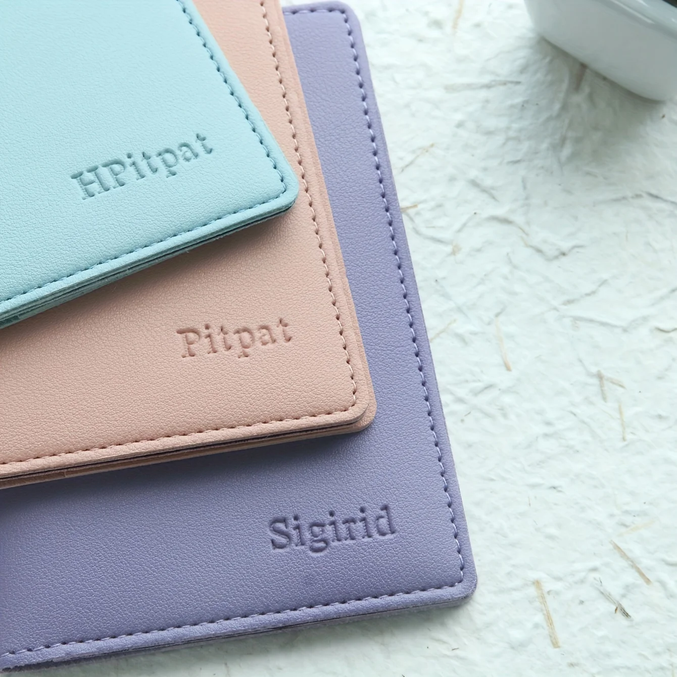 Персонализированная обложка для паспорта из искусственной кожи —