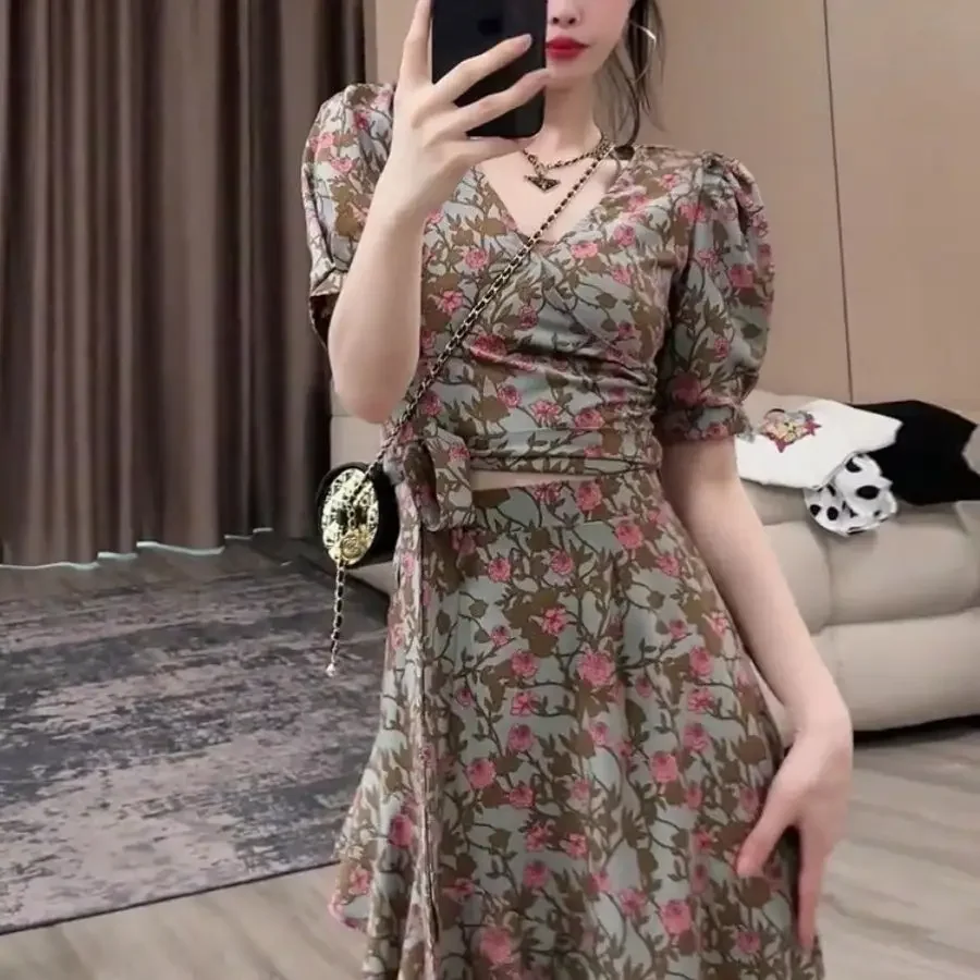 Элегантный миниатюрный элитный одинаковый комплект уменьшающий возраст