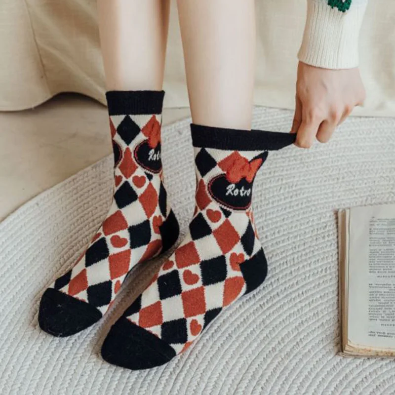 5 Pairs Keep Warm Socks Women Fashion Flowers Printed Print Wool Socks Cute Girl Style Kawaii Harajuku Streetwear Leg Warmers
