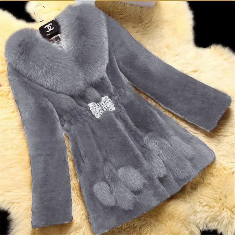 

Autumn and Winter Fur Coat Women's Mid length Women's Fur Coat Overlay