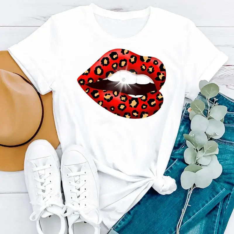 Купи Leopard Pink Lip Print T Shirt Women Clothes 2022 Fashion Ladies Short Sleeve Summer Clothes Print Tshirt Female Tee Top T-Shirt за 169 рублей в магазине AliExpress