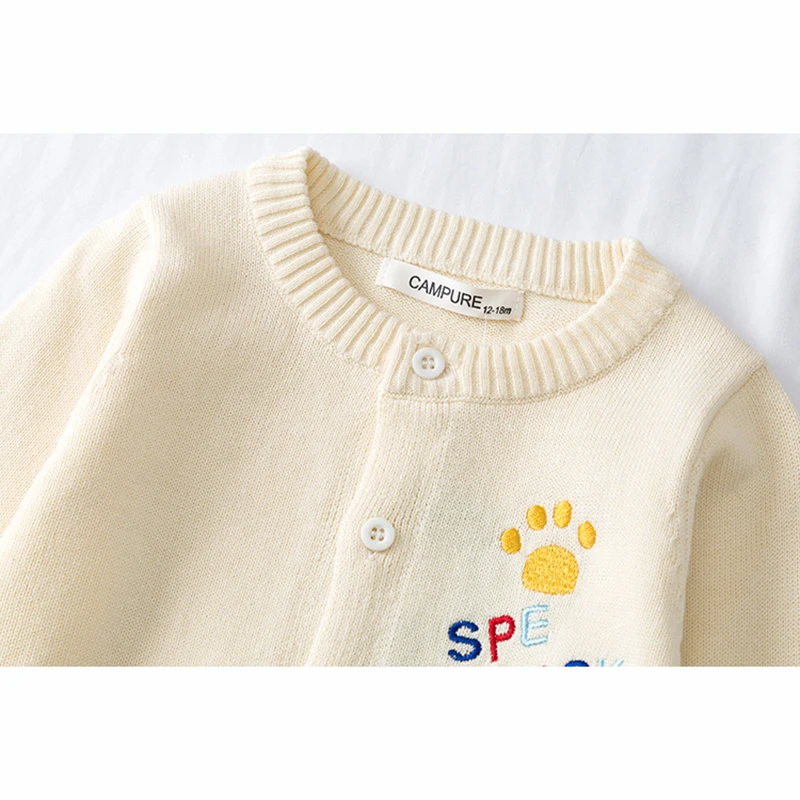 Демисезонный вязаный кардиган в полоску с длинным рукавом и вышивкой