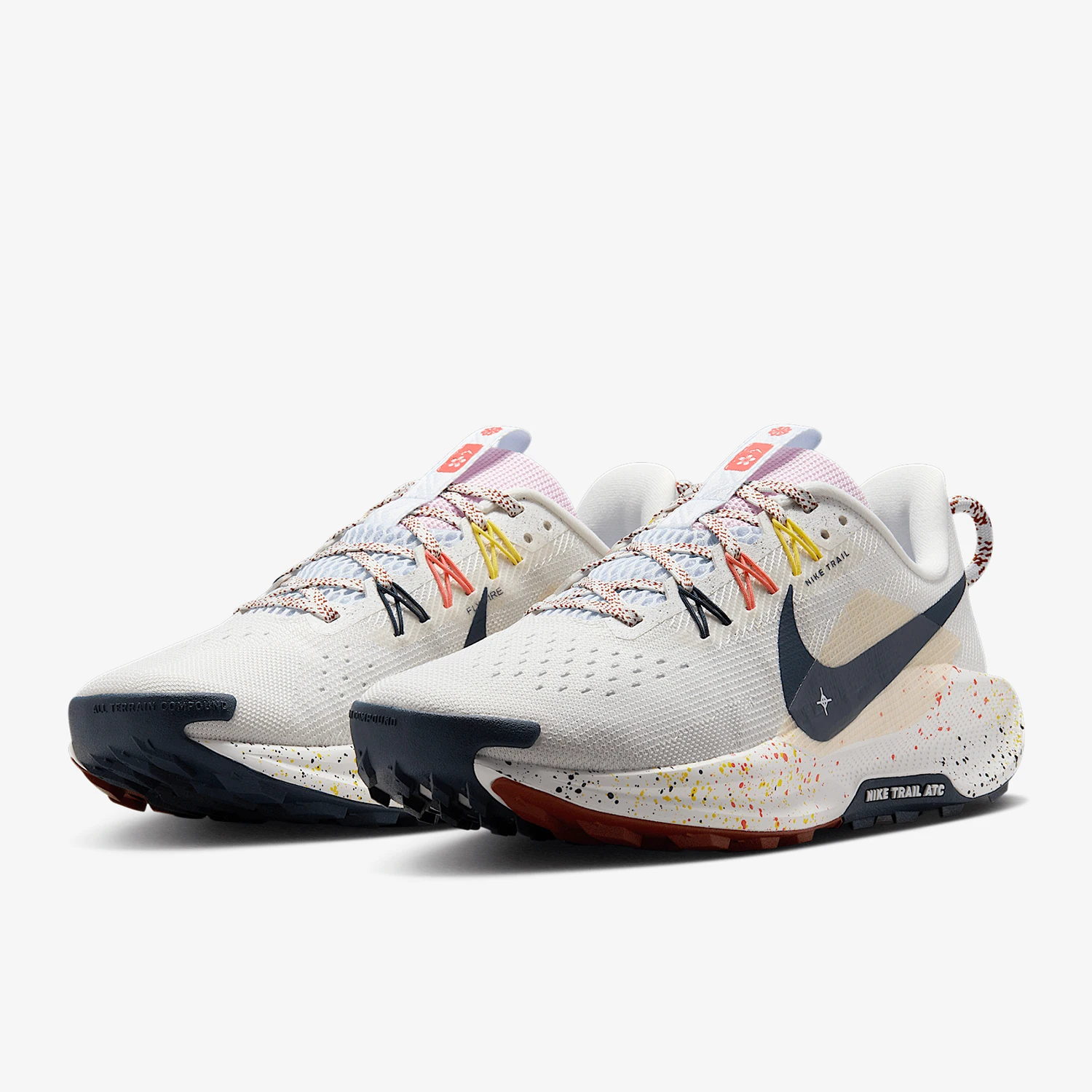 Фото Официальные женские кроссовки Nike для бега на открытом воздухе PEGASUS TRAIL 5, DV3865-102 №1