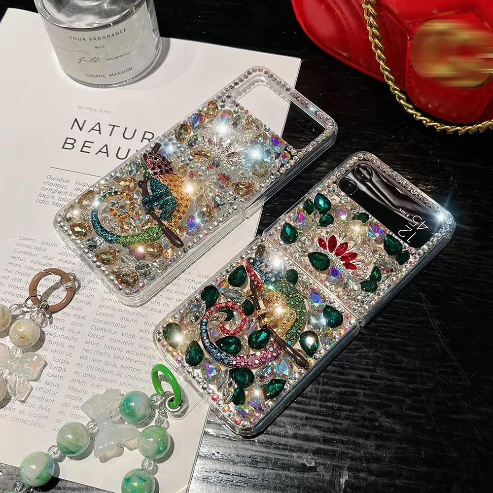 

Luxury Diamond Crown Colorful Crystal Phone Case For Samsung Galaxy Z Flip 5 4 3 Rhinestone Chameleon Hang Bead Bracelet Cover