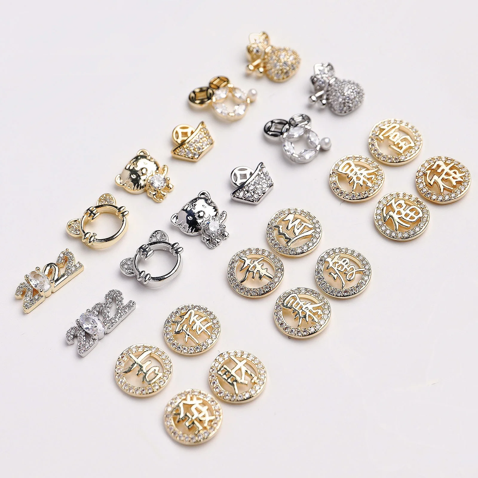 

2022 New Year Of The Tiger Nail Accessories New Year Diamond Super Flash Versatile Zirconium Fortune Cat Nail Decoration