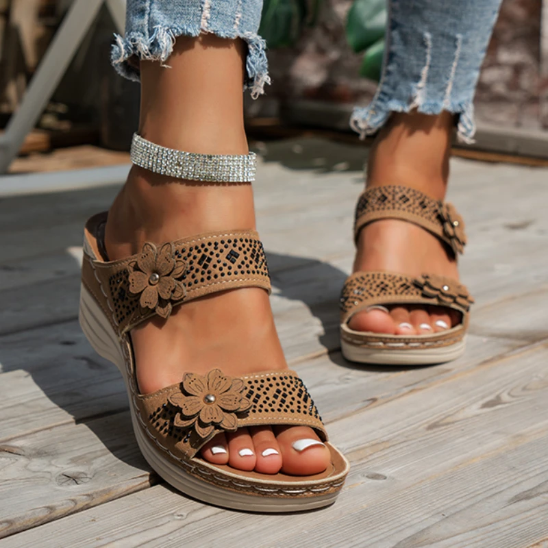 

2023 Hot Sale Shoes for Women Open Toe Women Slippers Summer Hollow Flowers Solid Color Shoes Female Wedge Casual Beach Slippers