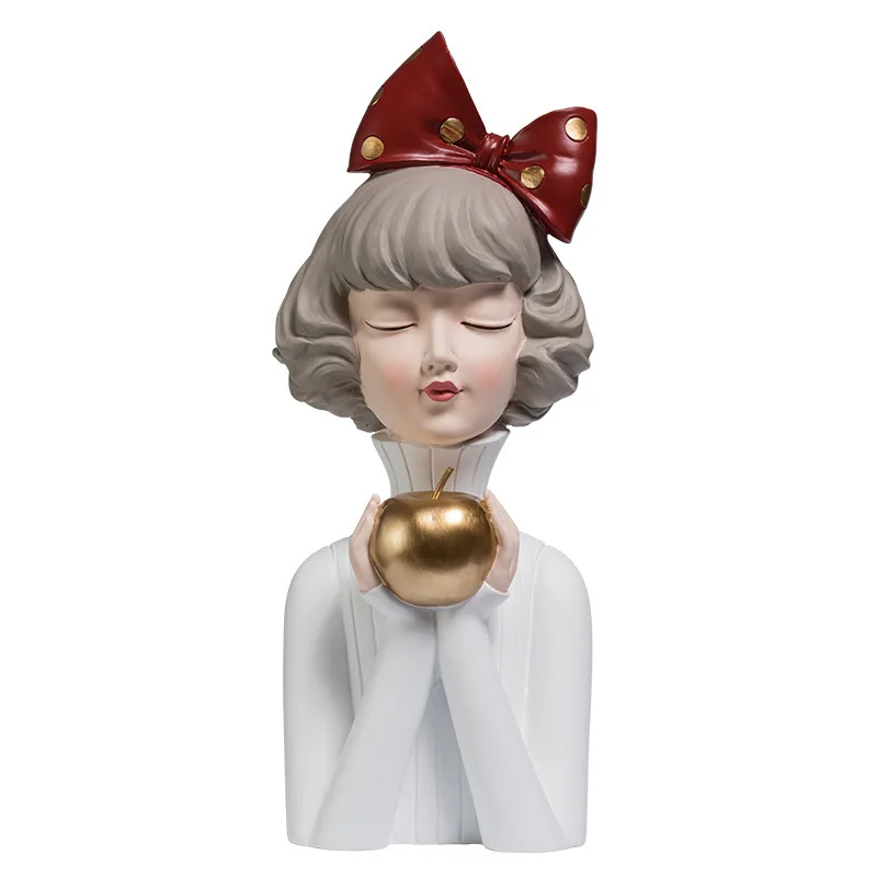 

Скандинавская фигурка феи из канифоли