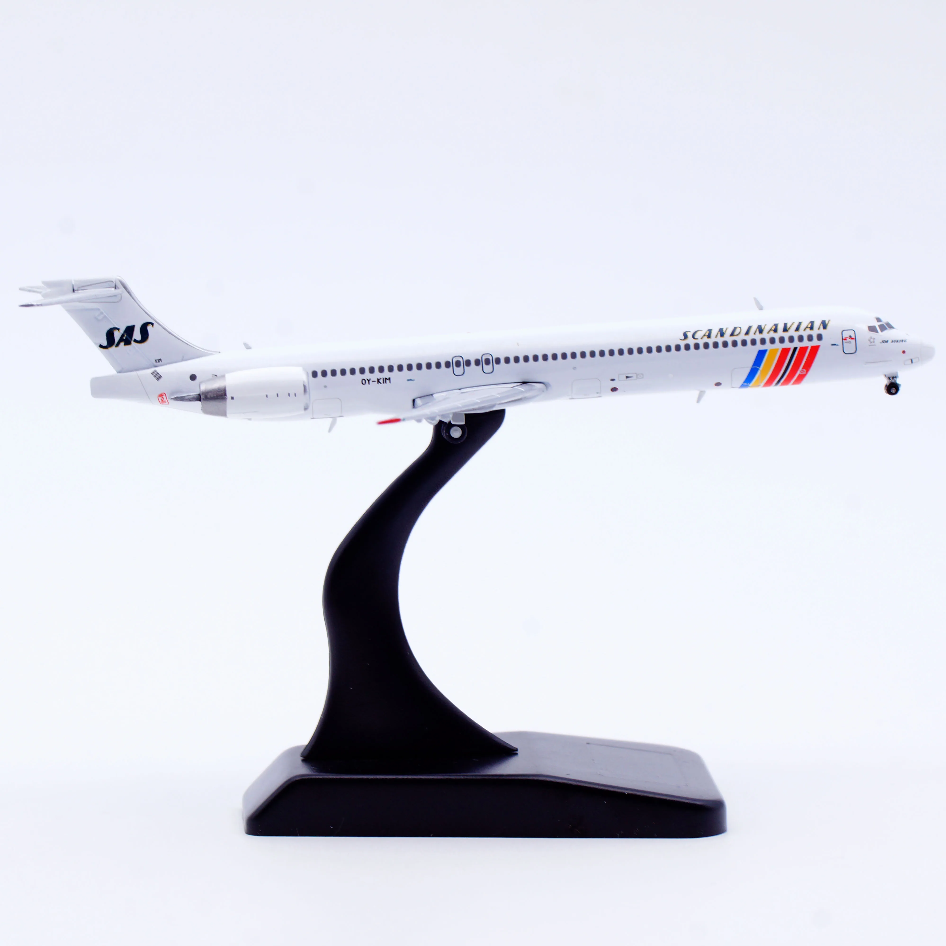 Фото Коллекционная модель самолета из сплава LH4395 JC Wings 1:400 SAS Scandinavian Airlines McDonnell Douglas MD-90, литая под давлением, OY-KIM №3