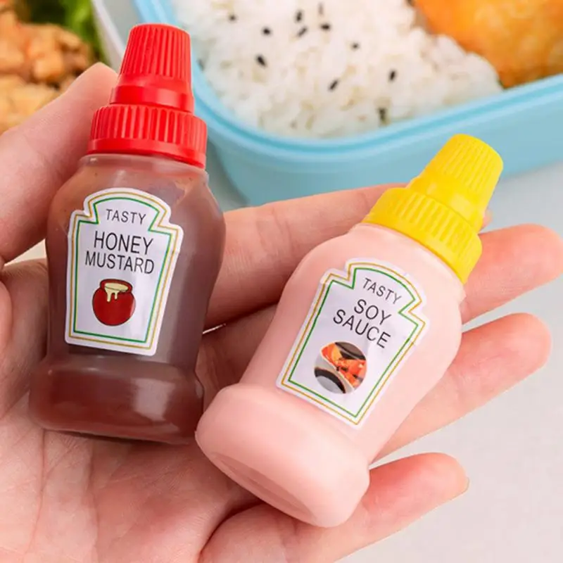 

2/4/5PCS Portable Salad Container Single Squeeze Bottle Multifunctional Condiment Squeeze Bottle Covered Condiment Squeeze Box