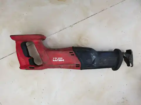 Hilti rechargeable 21.6v WSR 18-A reciprocating saw / sabre saw woodworking metal cutting machine （Second hand goods）