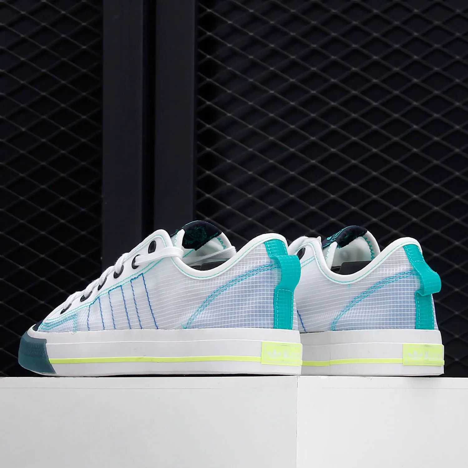 Фото Мужские и женские износостойкие спортивные повседневные кроссовки Adidas Authentic Three Leaves NIZZA RF FY3091 №3