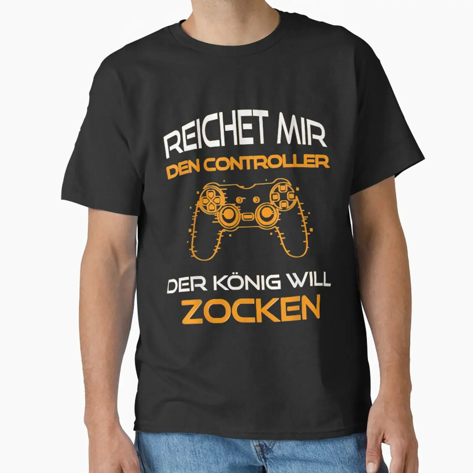Фото Футболка с принтом «Reichet mir den Controller König Zocken I PS5 Konsole Gamer Copy Classic», винтажная, с эффектом потертости, удобная, унисекс, мягкая. №1
