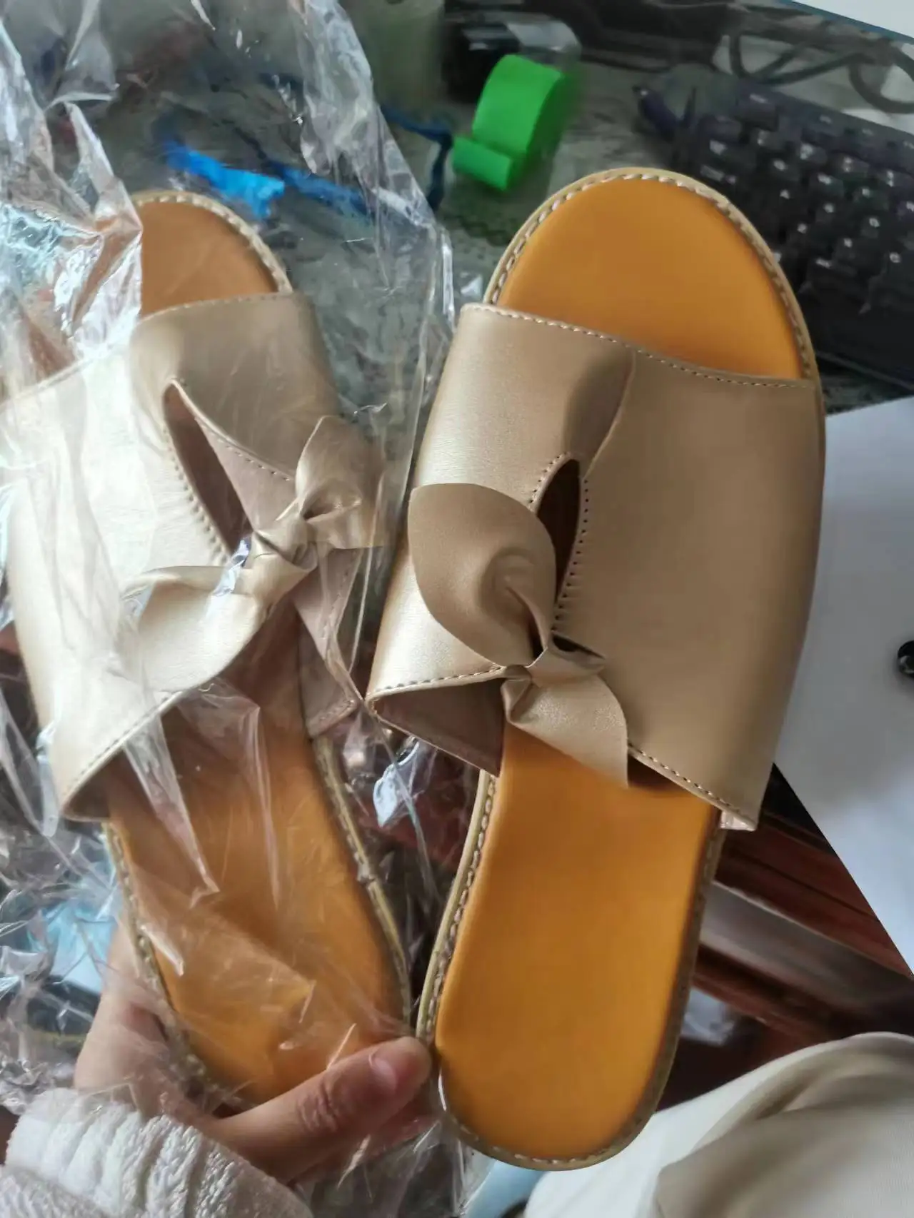 

women sandals