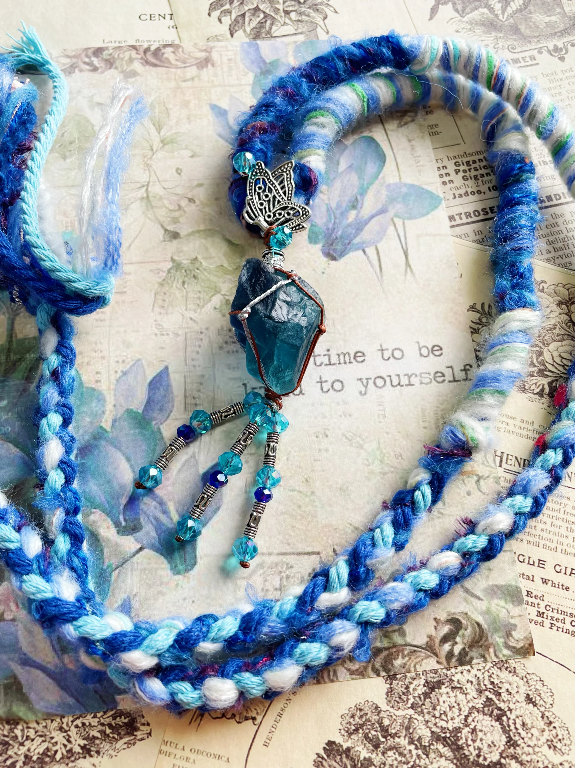 Motional Sle Coconut Crystal Stone Mesh Bag Pendant Multi-Color Hand-Woven Mixed Line Necklace