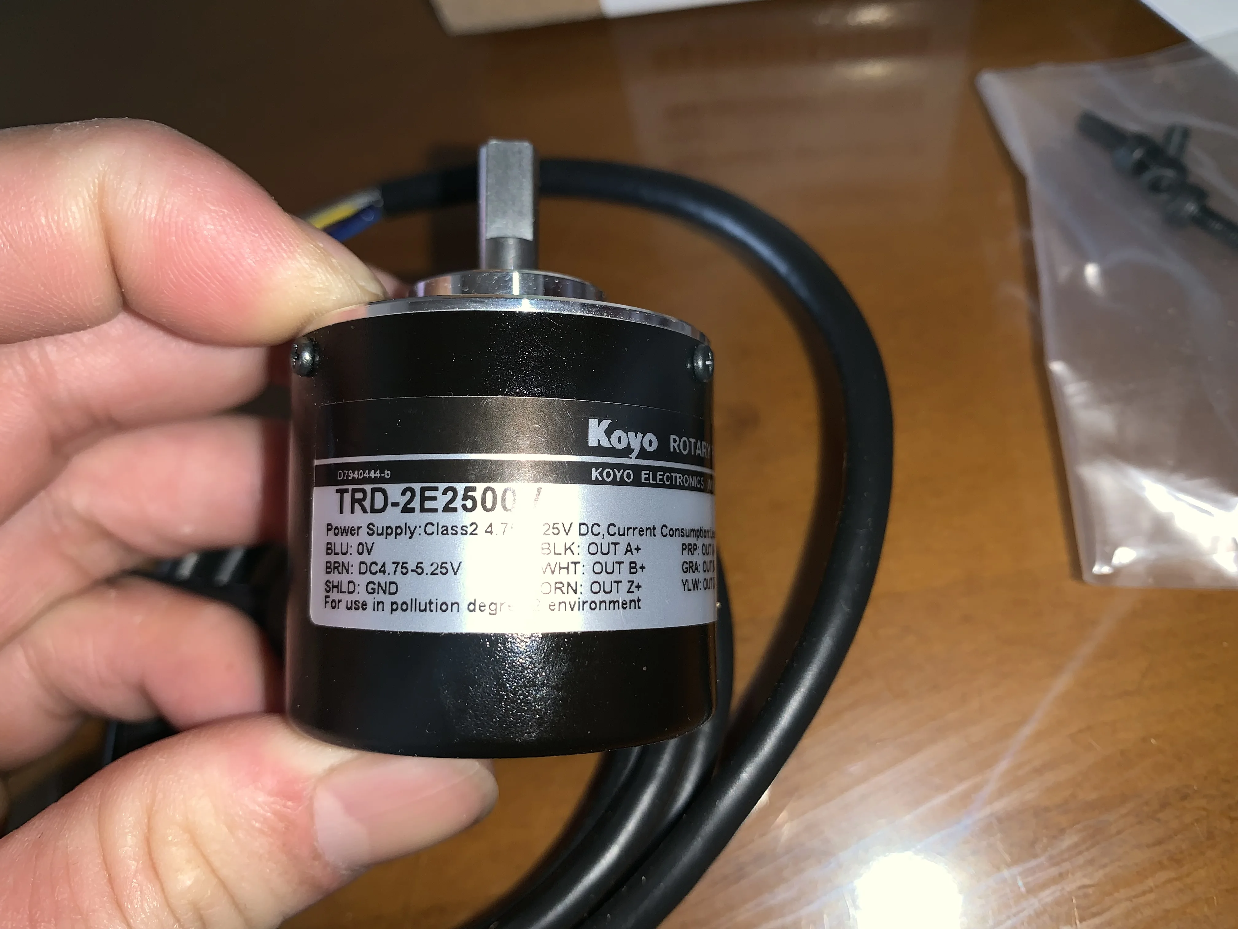 Koyo new original authentic real axis photoelectric incremental rotary encoder TRD-2E2500V