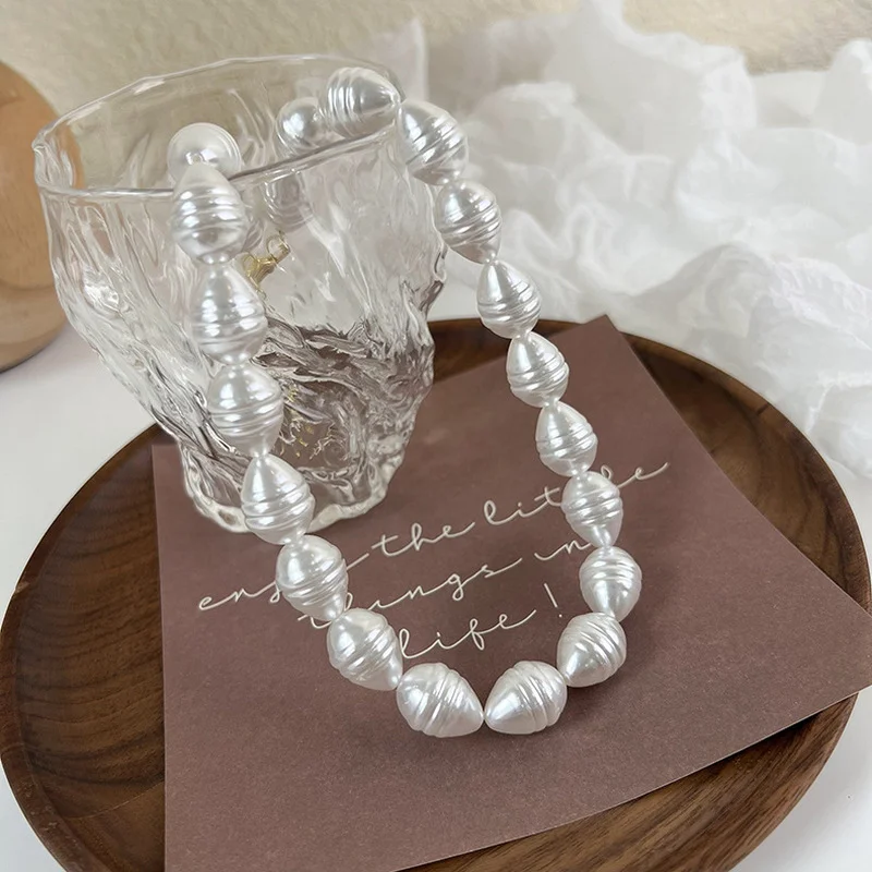 

Classic Baroque Irregular Pearl Necklaces for Women Lady Large Stripes Imitation Pearl Choker Necklace Wedding Bridal Jewelry