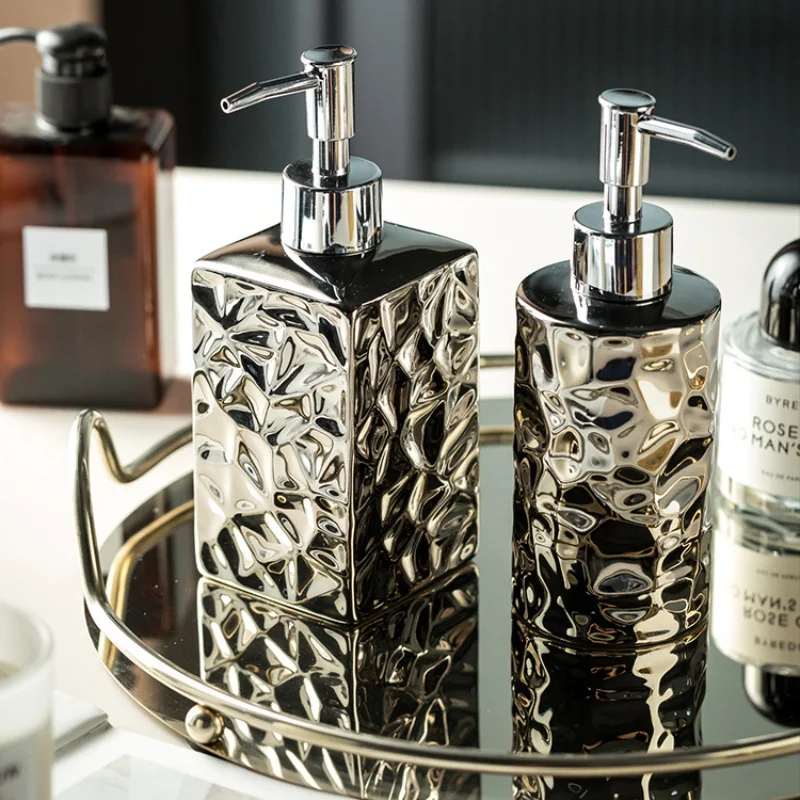 Роскошные аксессуары для ванной комнаты