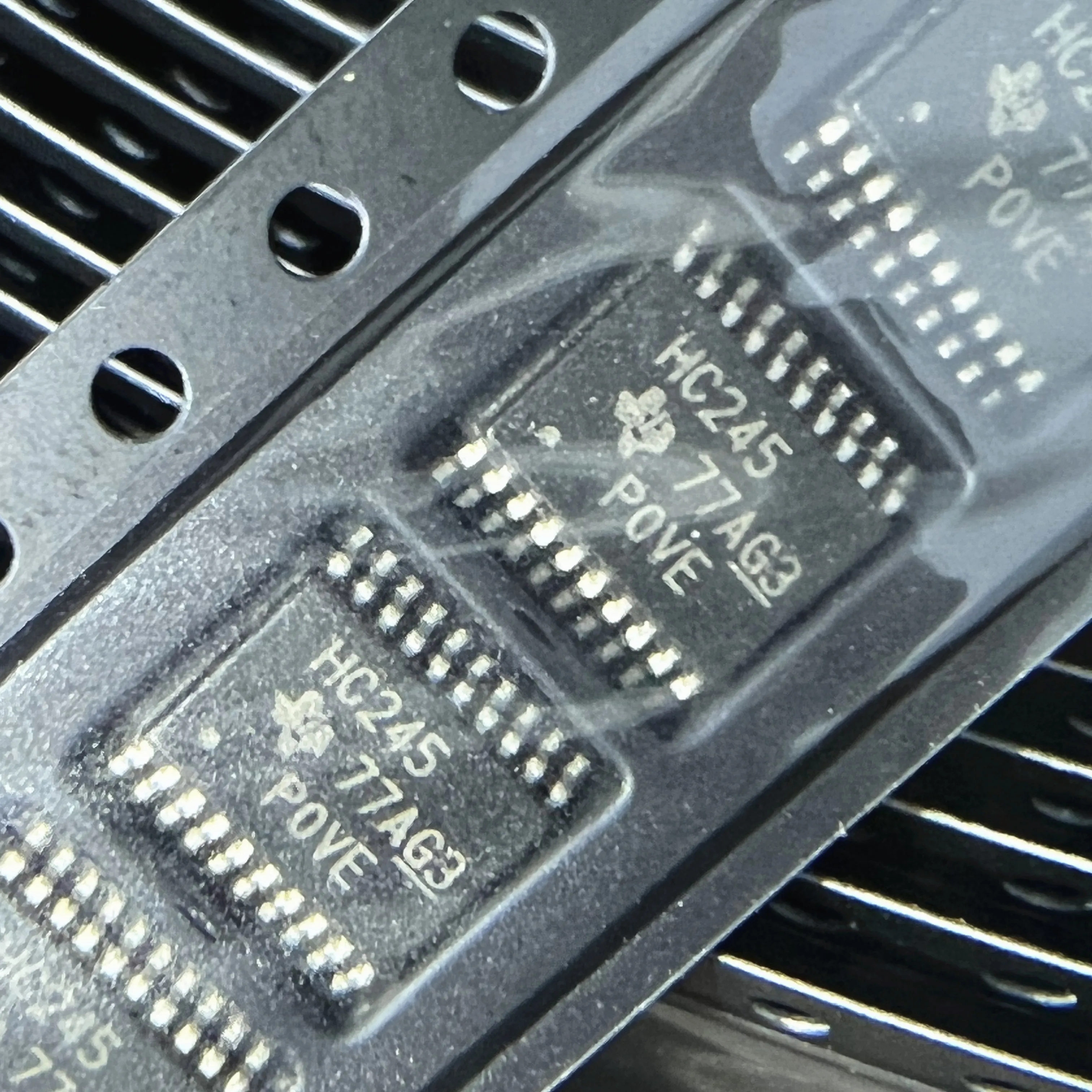 10 шт./лот SN74HC245PWR TSSOP-20 МАРКИРОВКА HC245 Шинная XCVR Одиночная 8-канальная 3-ST