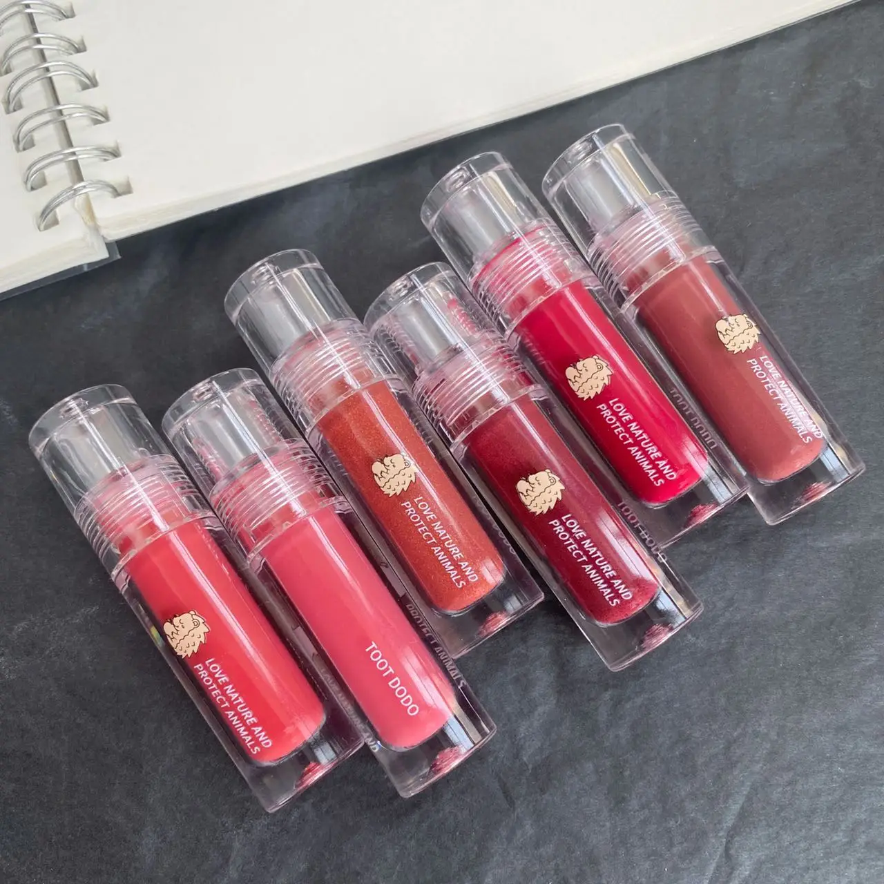 Зеркальная глазурь для губ Toot Dodo T817Mirror увлажняет и не тускнеет помаду цвета