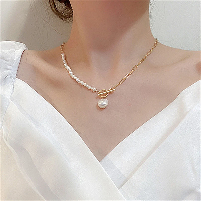

LOVOACC Elegant Natural Freshwater Pearl Necklace for Women Gold Chunky Link Chain Asymmety Toggle Clasp Circle Chokers Necklace