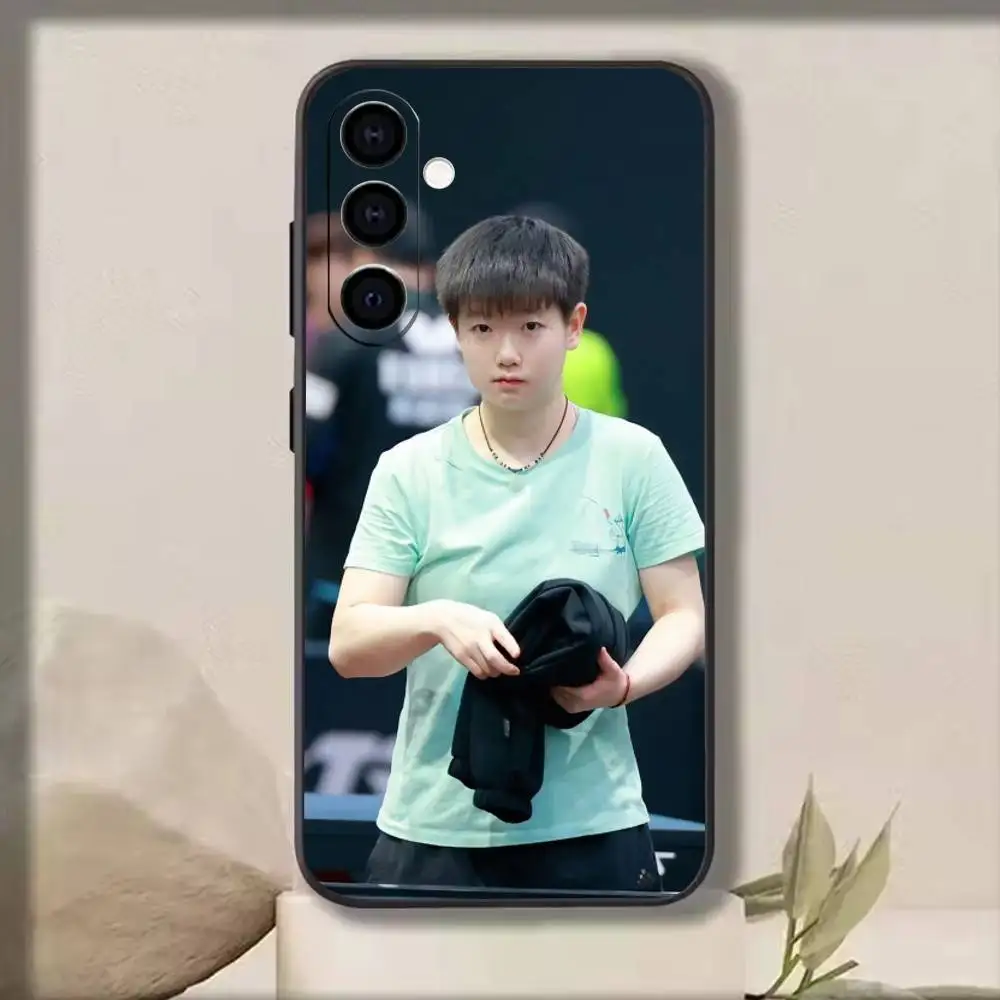 Фото Чехол для телефона Sun Yingsha-Table tennis player для Samsung Galaxy A73, A72, A71, A70, A53, A52, A51 и других моделей, мягкий черный чехол №2