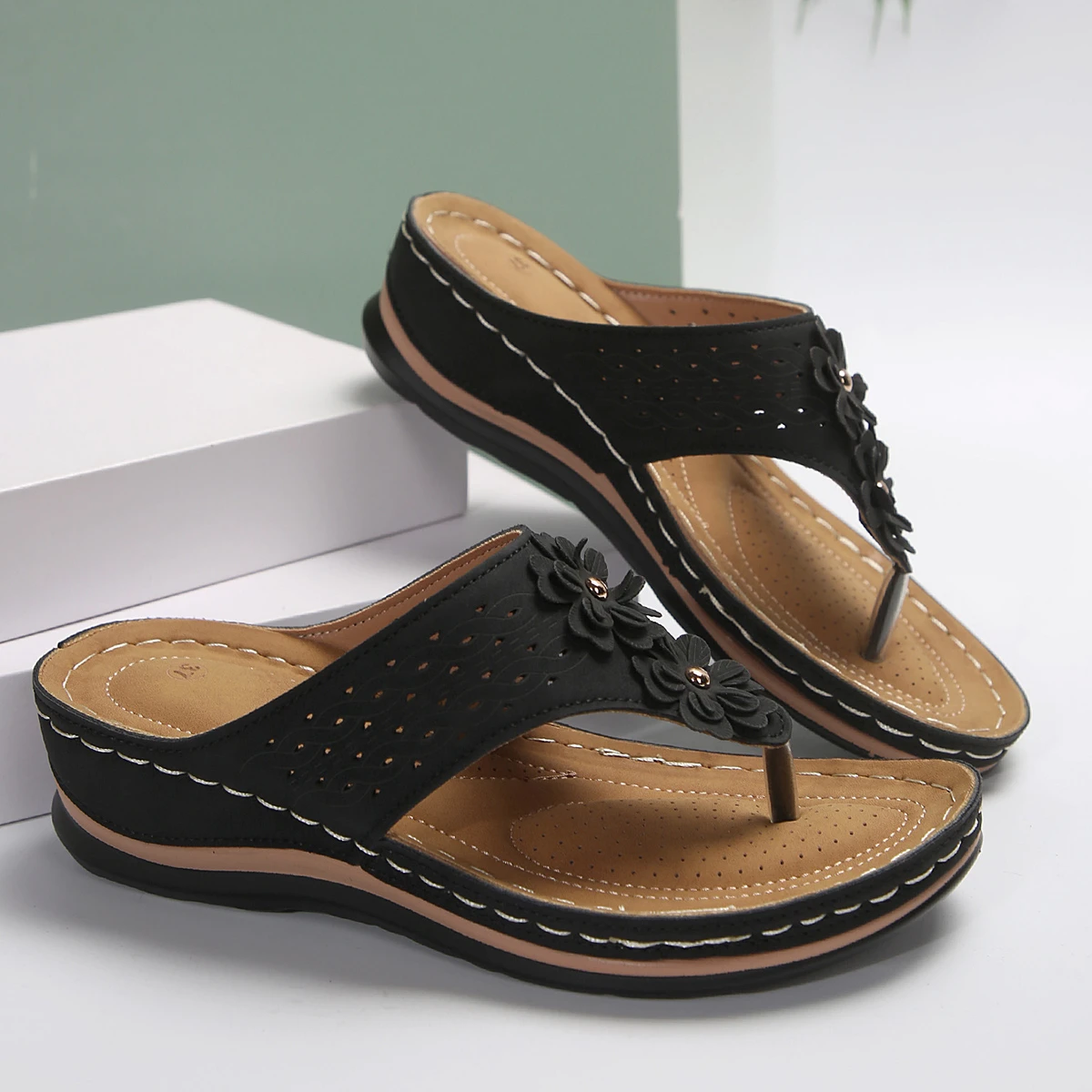 Босоножки женские на танкетке с клипсой сандалии толстой платформе пляжные