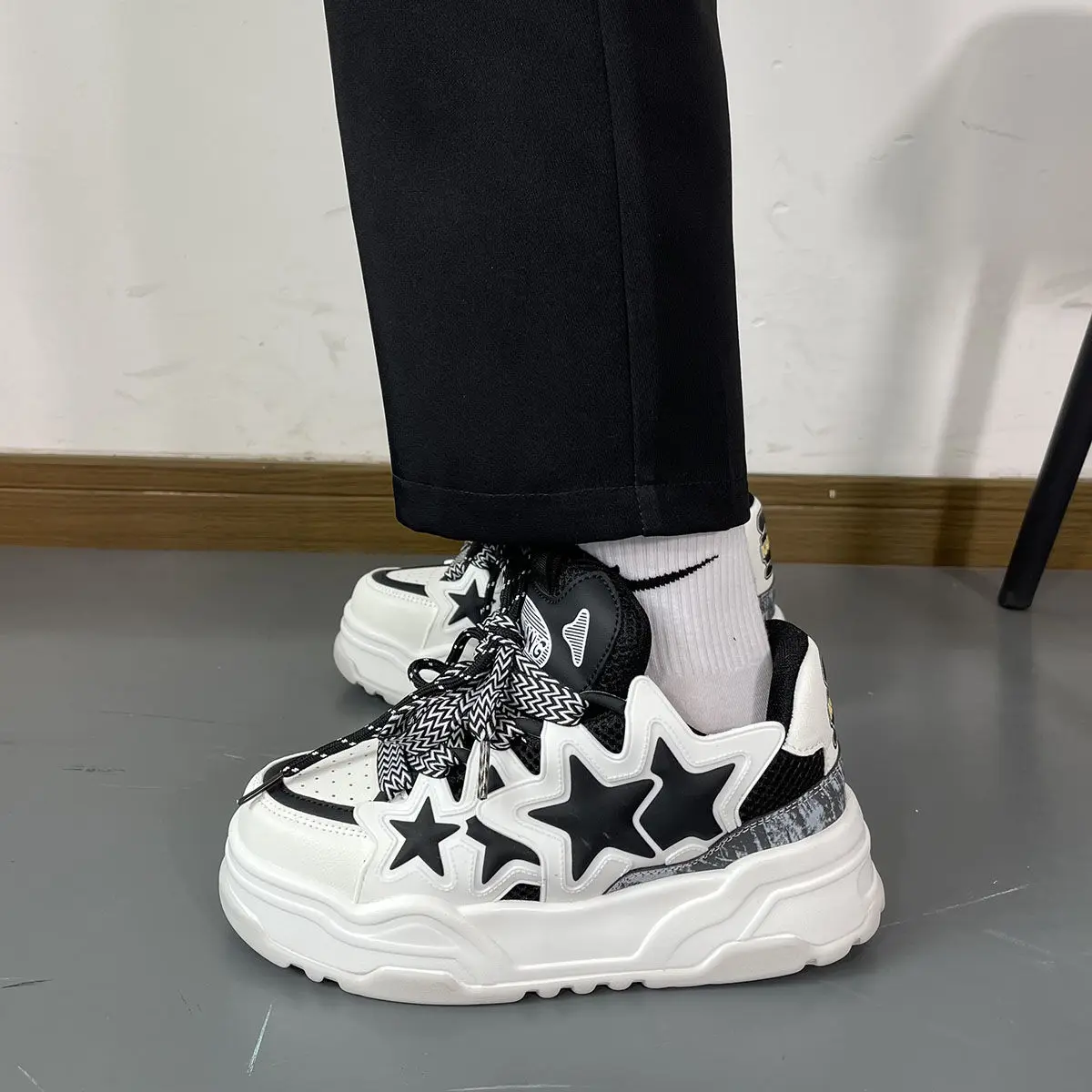 Новинка Осень-зима 2023 удобная повседневная обувь на платформе увеличивающая