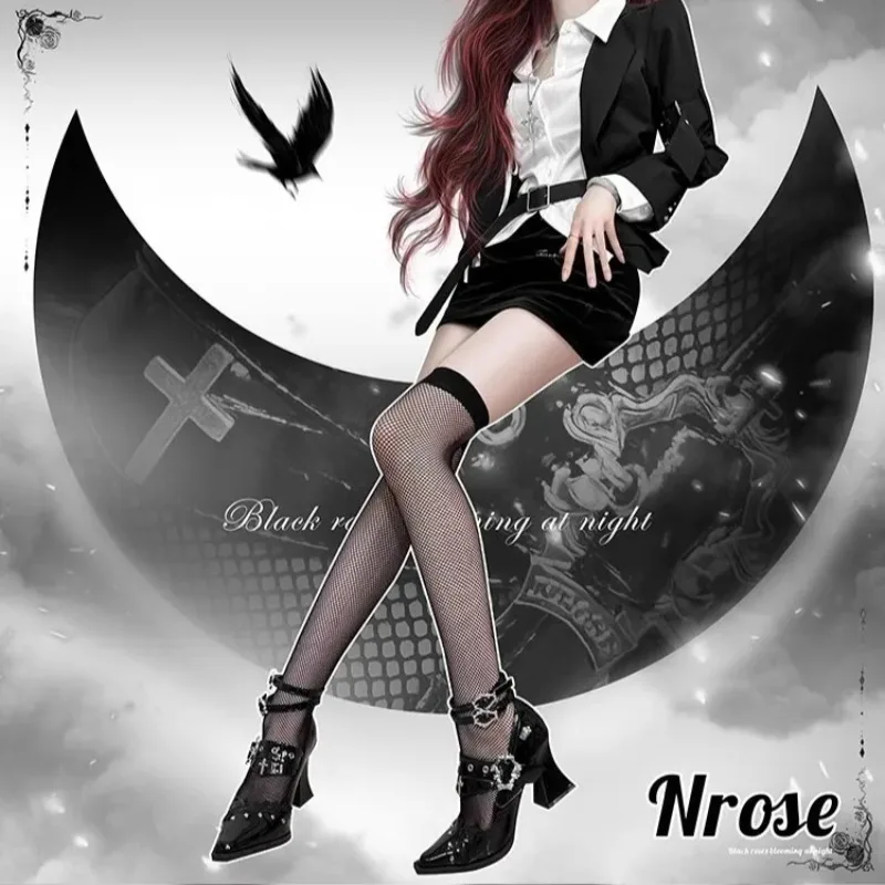 Фото Женские туфли Black Swan из глянцевой лакированной кожи, в стиле Лолита, для невесты, на свадьбу, вечеринку, Мэри Джейн, на высоком каблуке с ремешком на щиколотке №2