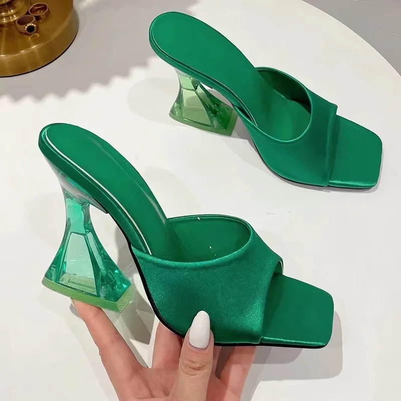 

Сандалии женские на высоком квадратном каблуке, шелковые Босоножки с открытым носком, элегантная обувь с ремешком сзади, цвет зеленый, лето