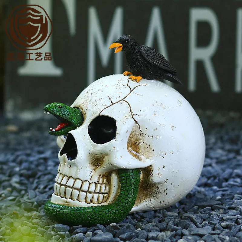 

Halloween White Skull Ornament Green Snake Crow Horror Atmosphere Decorative Props Resin Crafts