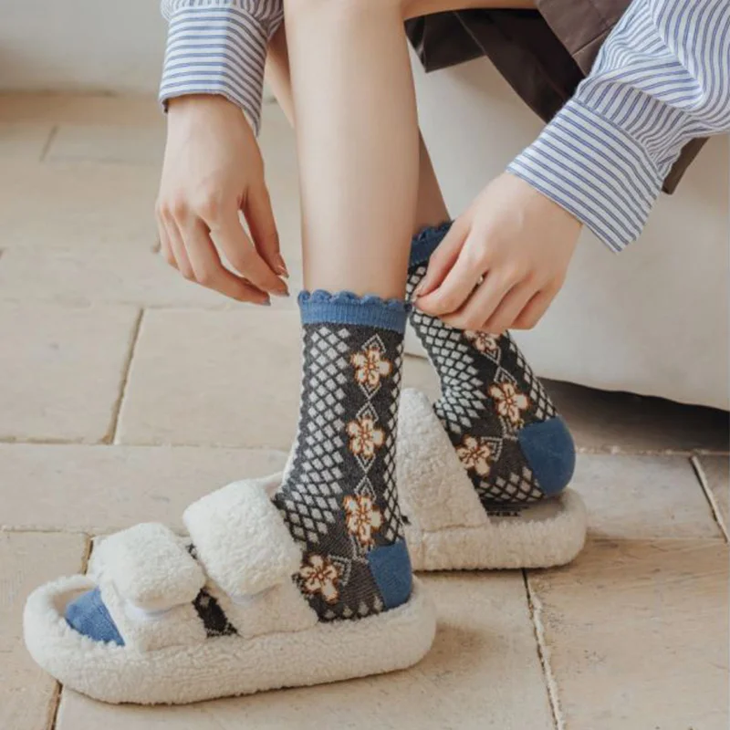 5 Pairs Plus Velvet Thickened Wool Socks Women Casual  Winter Warm Cashmere Fashion Socks Soft Comfortable Cute Flowers Calzini