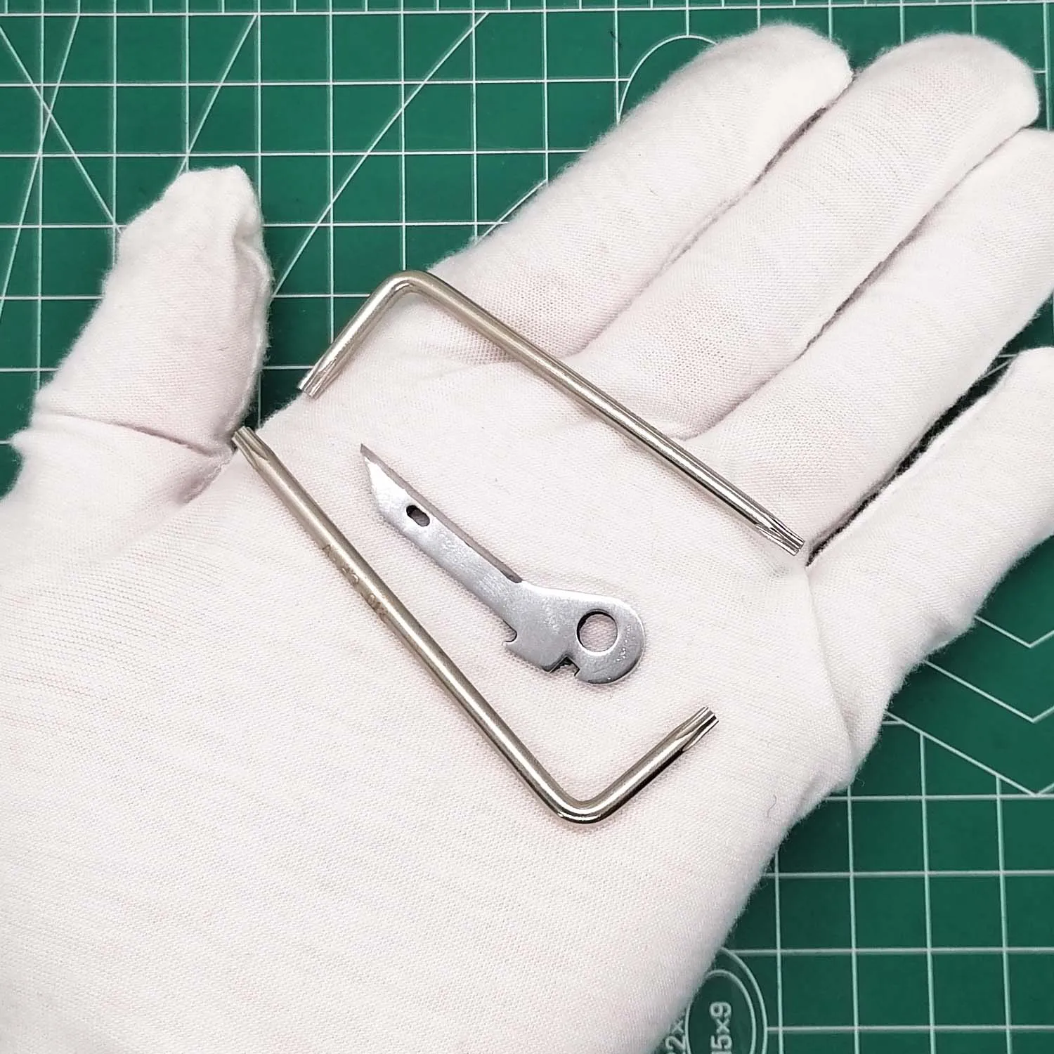 

Термообработанная шила из стали 440c для Leatherman WAVE TTI