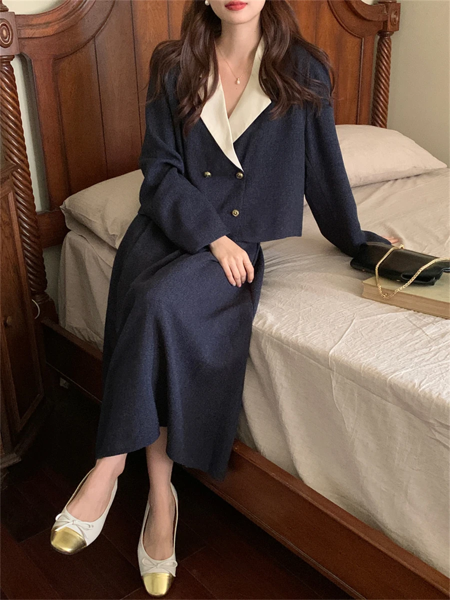 Женский костюм-двойка из блейзера и юбки Осень-зима 2022