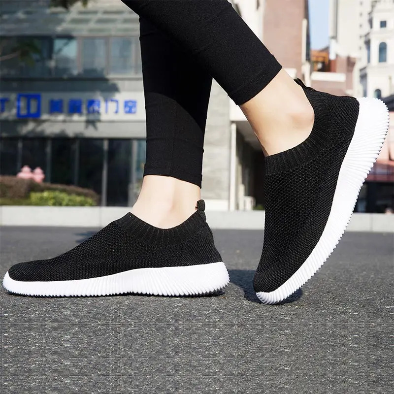 

Мягкая подошва для женщин, легкая атлетика, Дамская теннисная обувь, низкие спортивные кроссовки для подростков, бега, тенниса, Сникерсы, ги...